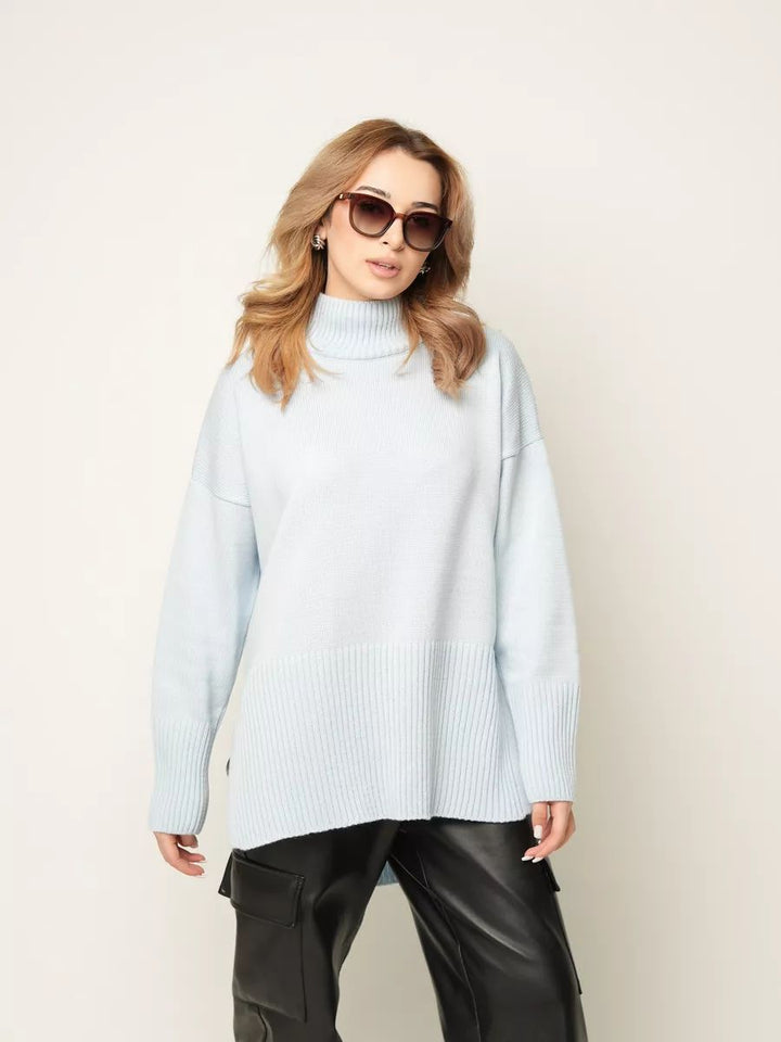Dame afslappet rullekravepullover med sidelidsdetaljer og struktureret design Stilla