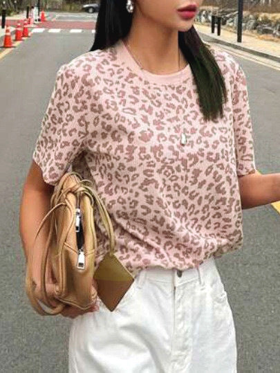 Dame afslappet T-shirt med struktureret leopardmønster Stilla