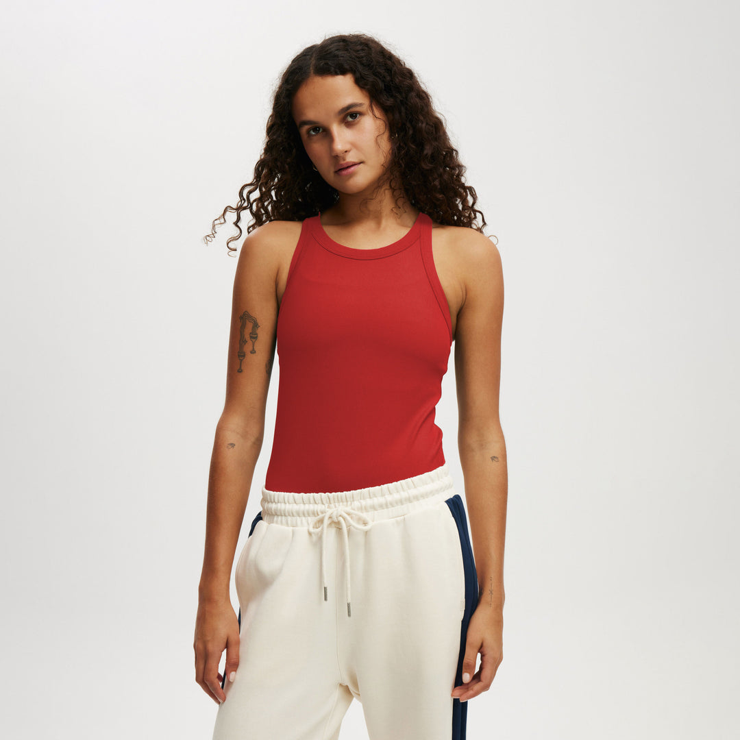 Dame Sporty Tanktop med figursyet snit og åndbar teknologi Stilla