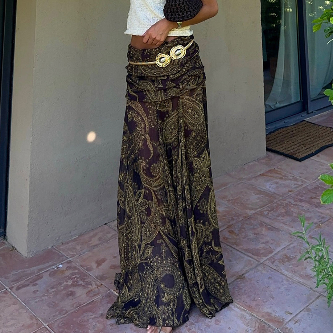 Dame skirt with asymmetrical hem and paisley pattern Skovae