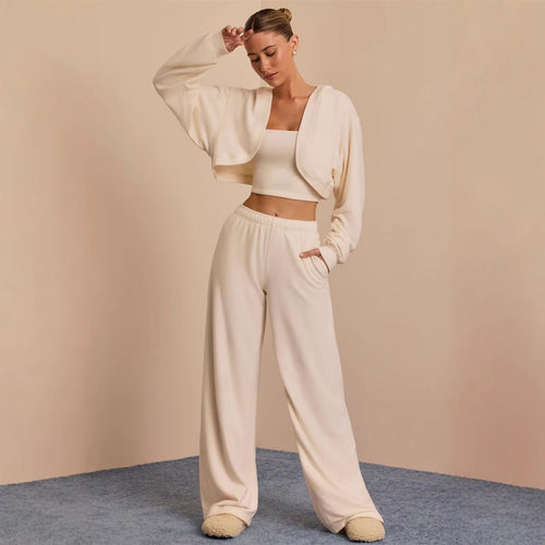 Kvinders afslappede lounge sæt med cropped top og brede benbukser Skovae