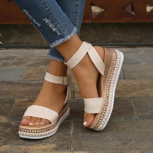 Dame wedge-sandaler med elegant remdesign og moderigtigt fodbetr Stilla