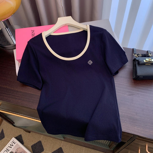Femme Classic Crew Neck T-Shirt med kontrastdetalje Stilla