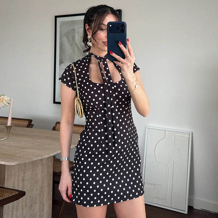 Damen Sommerliches Polka-Dot Kleid mit knöpfbarem Ausschnitt und schmalem Schnitt Skovae