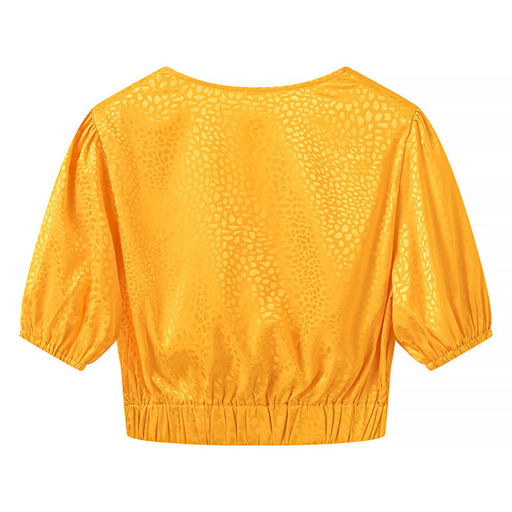 Dame Charmende og legende satinbluse med puffærmer og indpakningsdesign Stilla