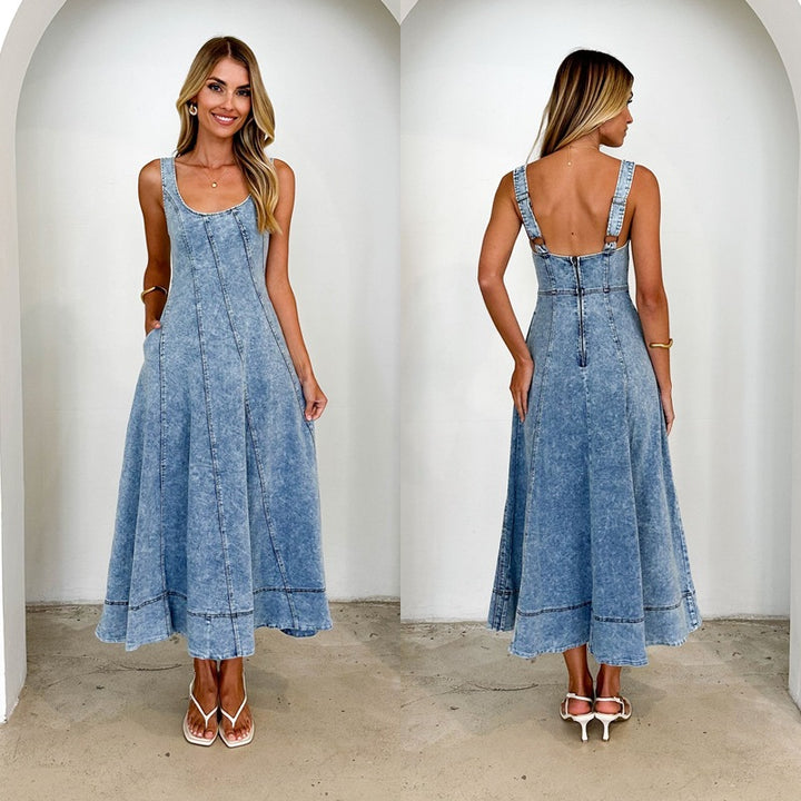 Dame Maxikjole i denim med feminin silhuet og sidelommer Stilla