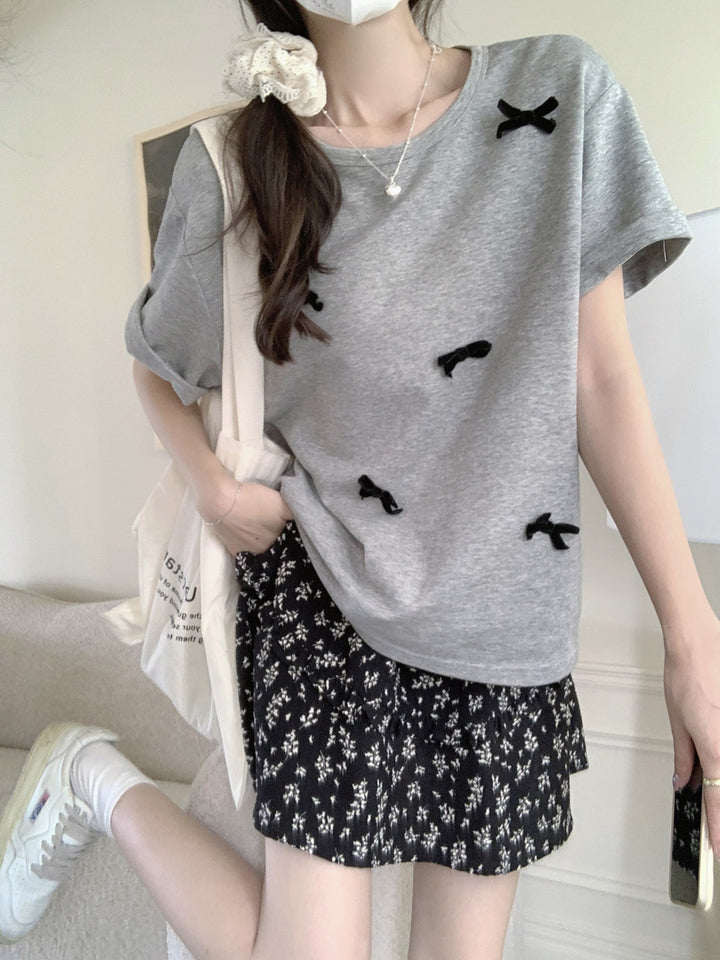 Femme Relaxed Fit Sløjfedetalje Grafisk Top Stilla