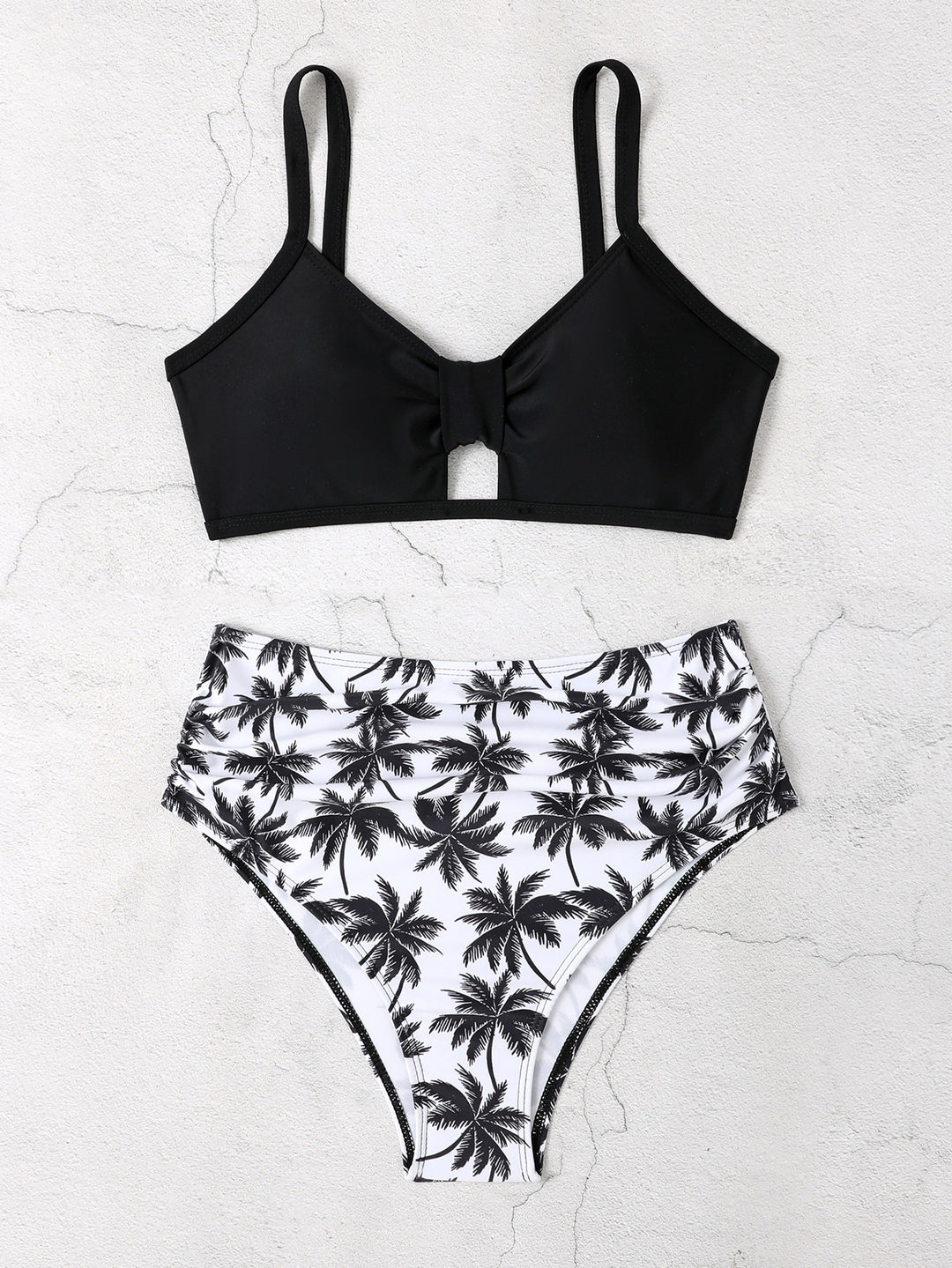 Dame bikini-sæt med moderigtigt cut-out og elegant høj talje Stilla