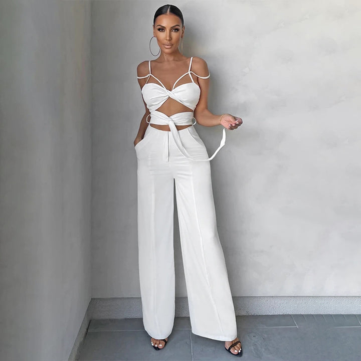Dame Struktureret Jumpsuit med raffinerede Cut-Out-detaljer og elegante stropper Stilla