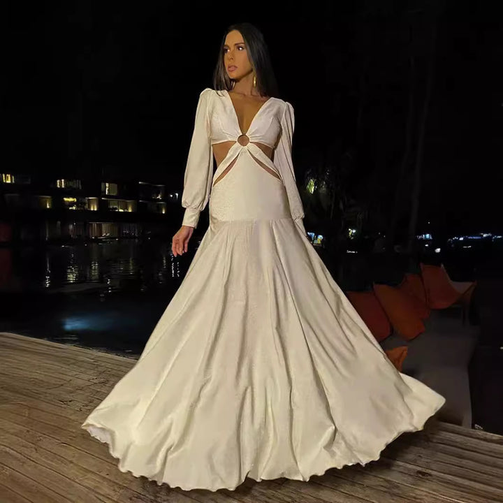 Dame maxikjole med elegant cut-out-design og dyb v-udskæring Stilla
