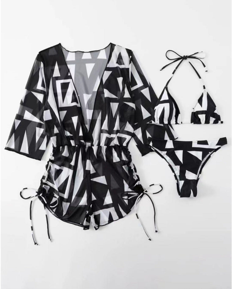 Dame bikini-sæt med stilfuld cover-up og geometrisk design Stilla