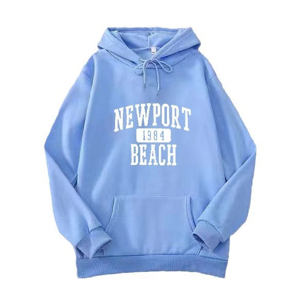 Kvindernes hættetrøje med nostalgisk Newport Beach skrift Skovae