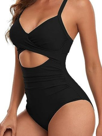 Dame Elegant og del badedragt med raffineret indpakningsdesign og cut-outs Stilla