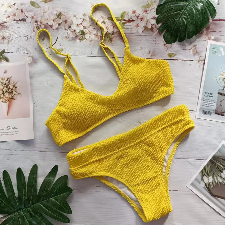 Dame Bikini-sæt med højt fleksibelt strukturstof og moderigtigt design Stilla