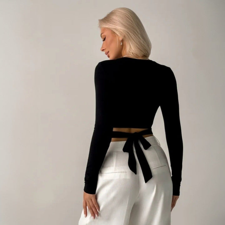 Dame Crop-Top med asymmetrisk cut-out-design og lange ærmer Stilla