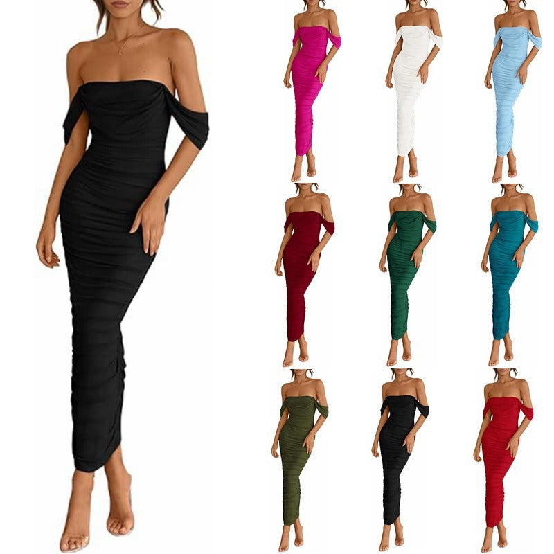 Dame Figurformende Aftenkjole med off-shoulder design og rynker Stilla