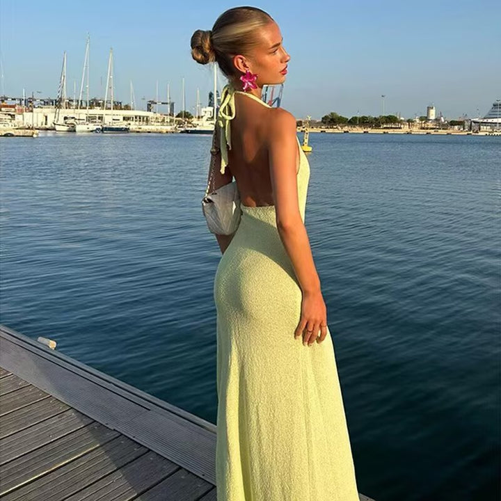 Femme Halterneck Maxikjole med florale accenter Stilla