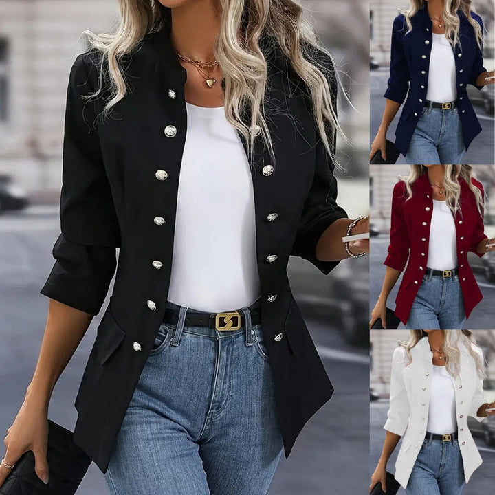 Dame moden blazer med glitrende knapdetaljer og elegant snit Stilla