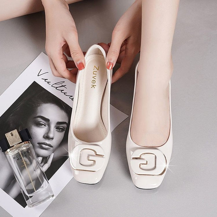 Dame elegante pumps med fashionable spænder og komfortabel blokhæle Stilla