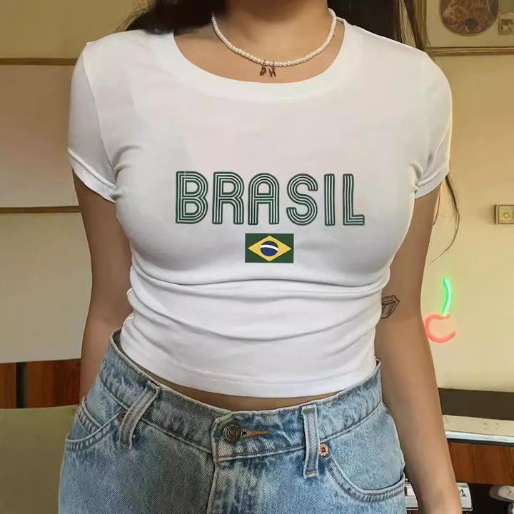 Dame Crop-T-Shirt med kreativt motiv og tætsiddende snit Skovae