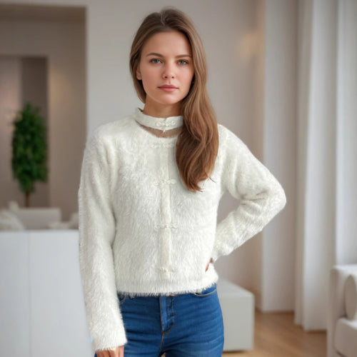 Kvinders krammevenlige sweater med høj krave og dekorative knapdetaljer Stilla