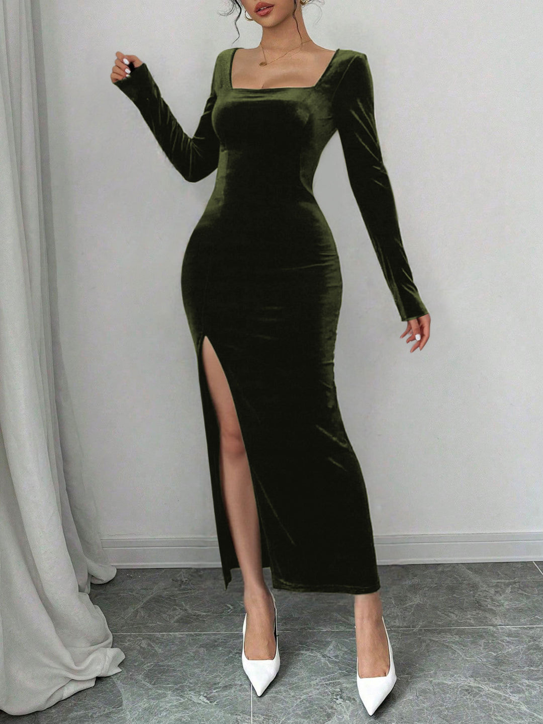 Kvinders Velvet Maxi Kjole med Dybe V-Hals og Elegant Slids Stilla