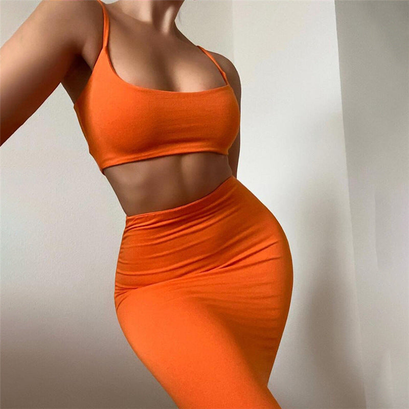 Dame sæt bestående af figursyet crop-top og smal nederdel Stilla