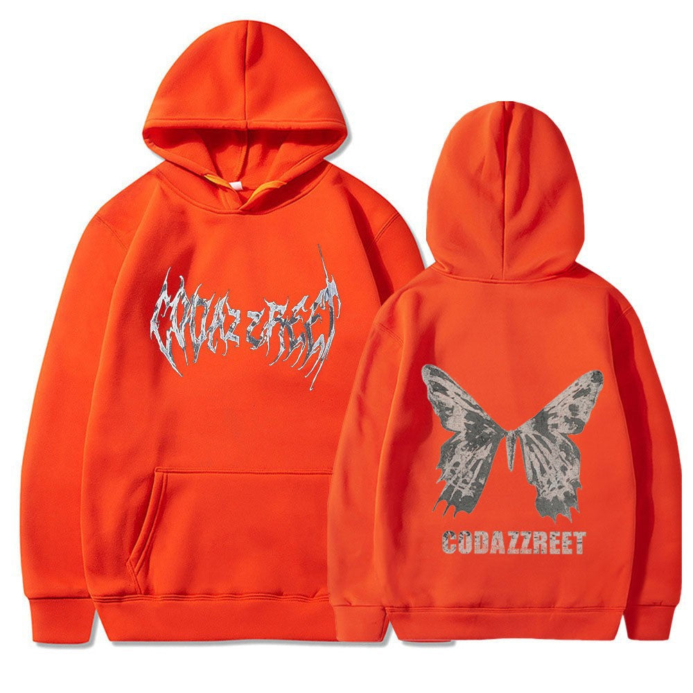Kvinders hoodie med iøjnefaldende sommerfugl design og kunstnerisk skrift Skovae
