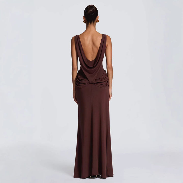 Dame elegante maxikjole med raffineret drapering og høj slids