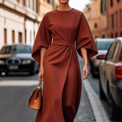 Dame Maxi-kjole med voluminøse ærmer og elegant draperingsdesign Stilla
