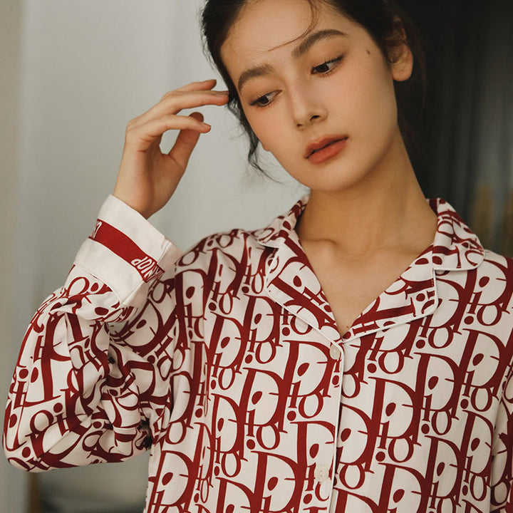 Dame Satin Pyjamasbluse med moderne grafisk mønster Stilla