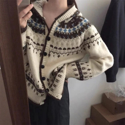Damer fashionable cardigan med hætte og traditionelt norsk mønster Stilla