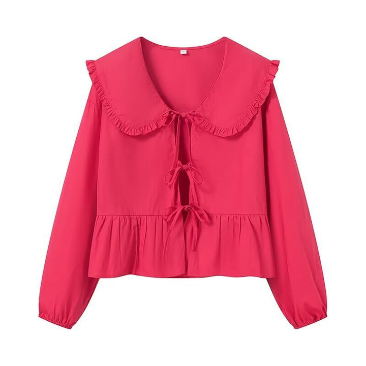 Damebluse med rynkedetalje og elegant krave Stilla