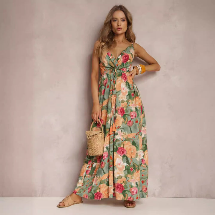 Dame maxikjole med elegant floral draperingseffekt og smalle stropper Stilla