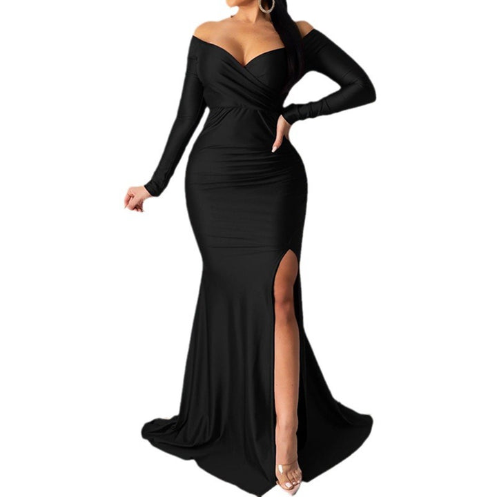 Dame Elegant og figursyet aftenkjole med off-shoulder-ærmer Stilla