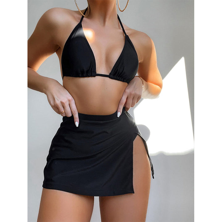 Dame Bikini med elegant indpaknings nederdel og dekorativ musling- applikation Skovae