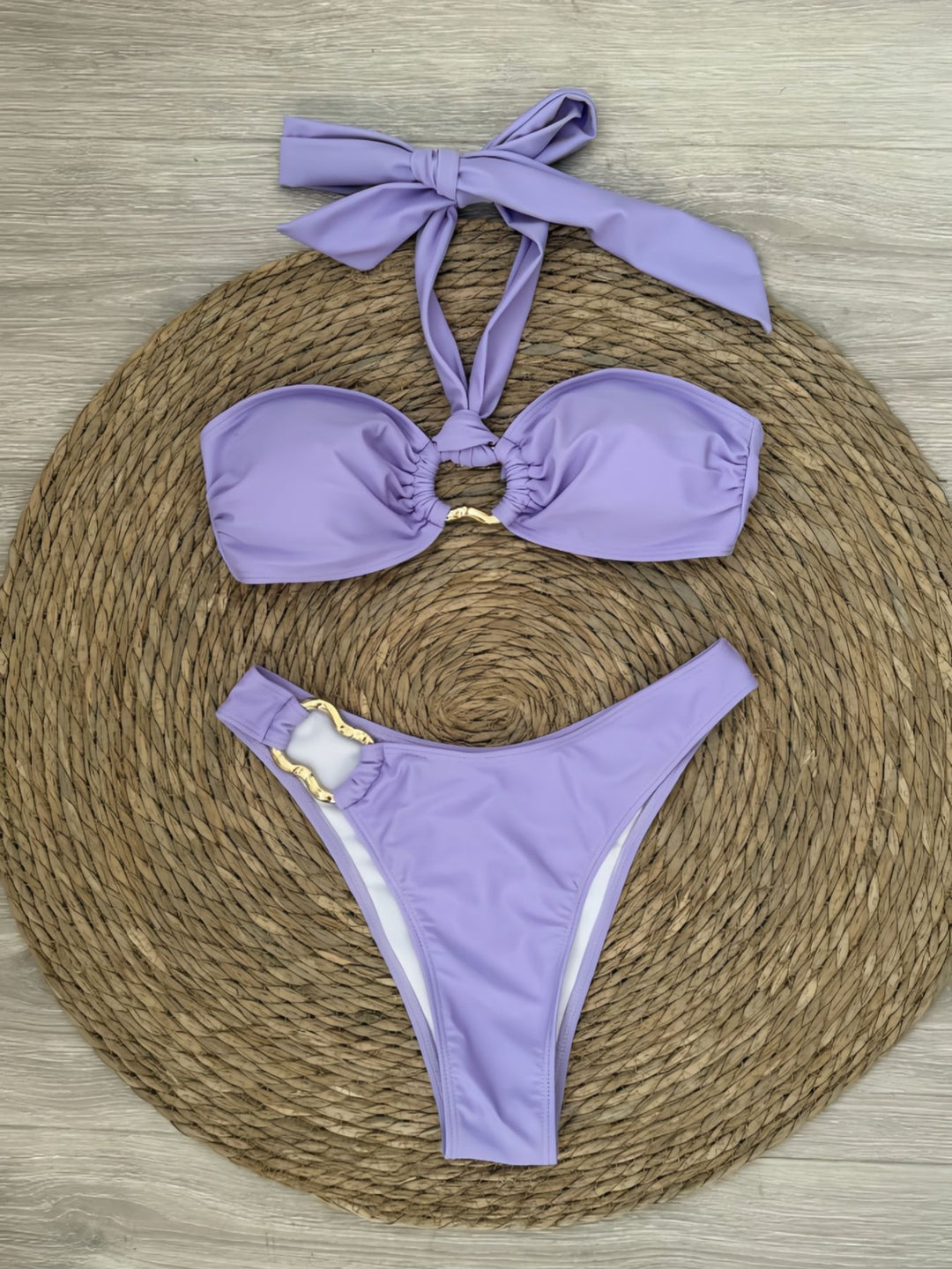 Dame Bikini-sæt med innovativt halterneck og elegante ringe Stilla