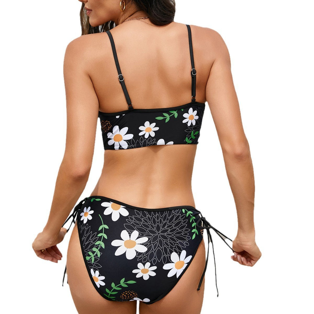Dame bikini sæt med blomsterdesign og justerbare stropper Stilla