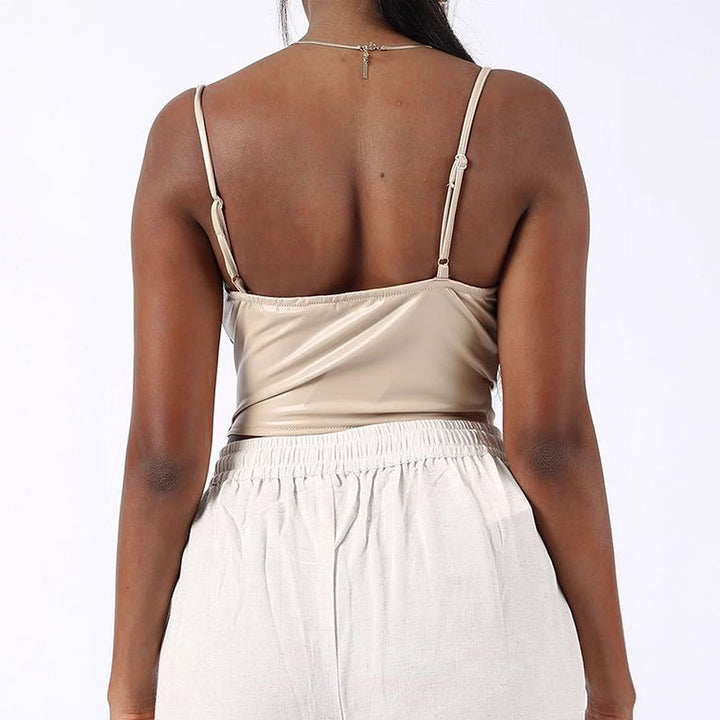 Dame cropped top med elegant V-udskæring og figursygt fit Skovae