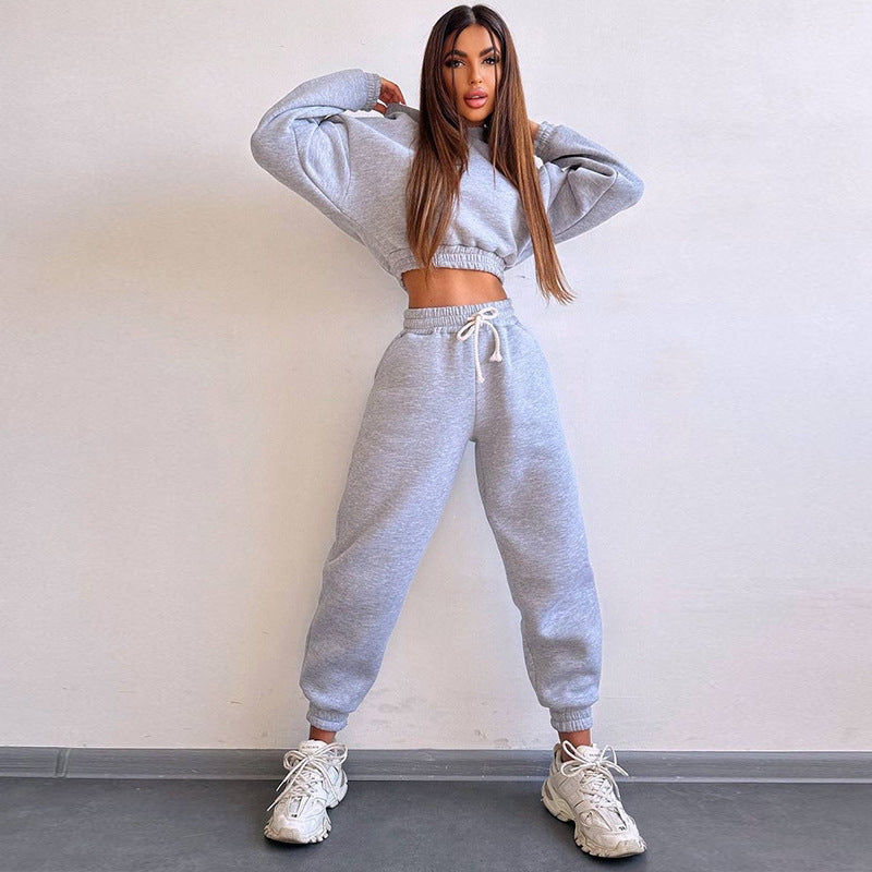 Kvinders sporty cropped sweat sæt med elastisk talje og praktiske lommer Skovae