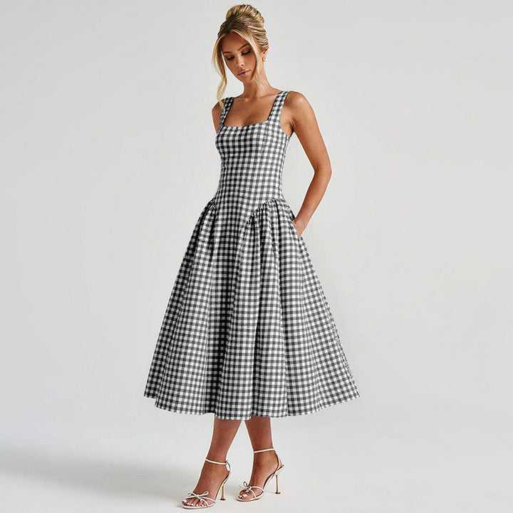 Dame sommerligt maxikjole med ternet design og sidelange draperingselementer Skovae