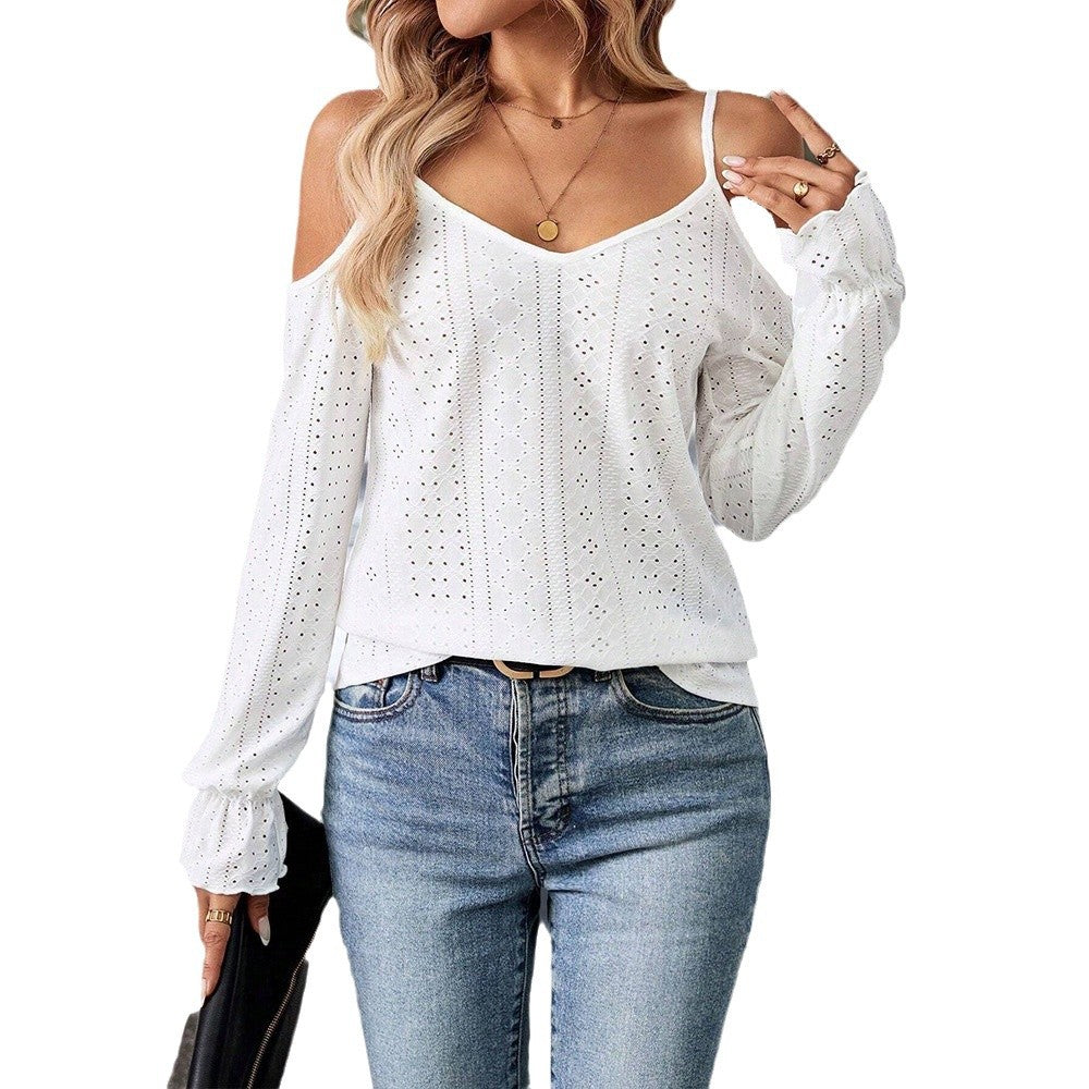 Dame top med off-shoulder detaljedesign og delikate flæsedetaljer Stilla