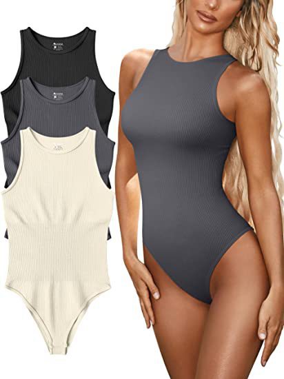 Dame sømløs badedragt med sporty snit og ribstruktureret design Stilla