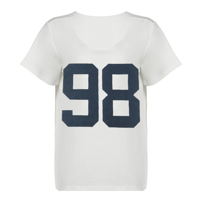 Dame Sporty V-hals T-shirt med trendy print Skovae
