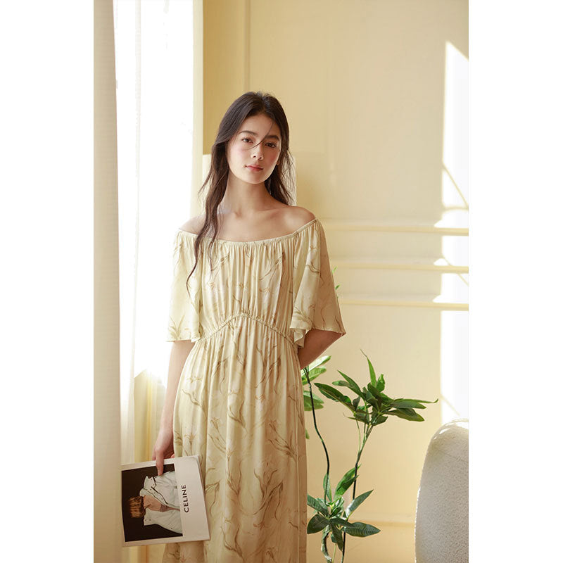 Damer elegant, luftig sommerkjole med legende blomsterdesign Stilla