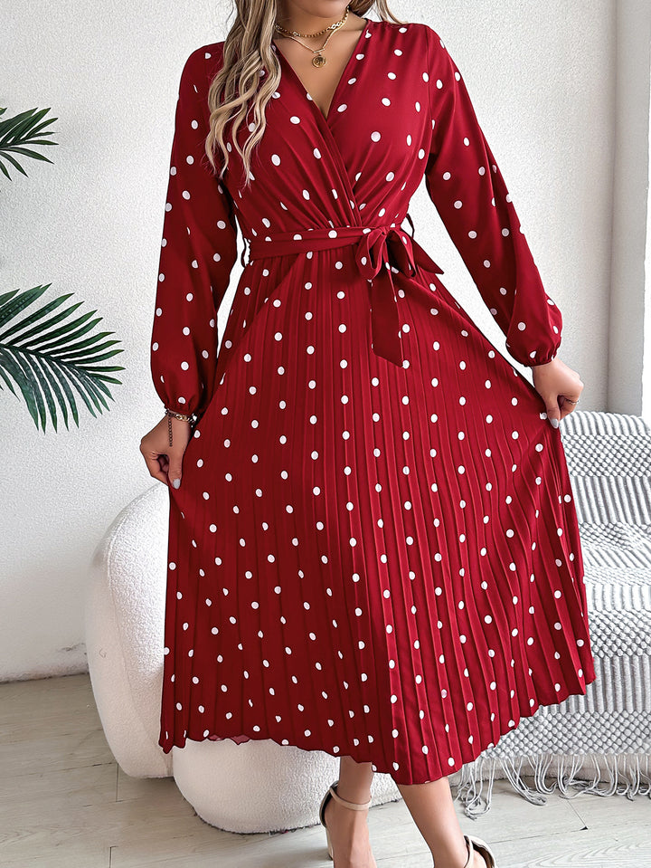 Dame omslagkjole med prikmønster og draperinger Stilla