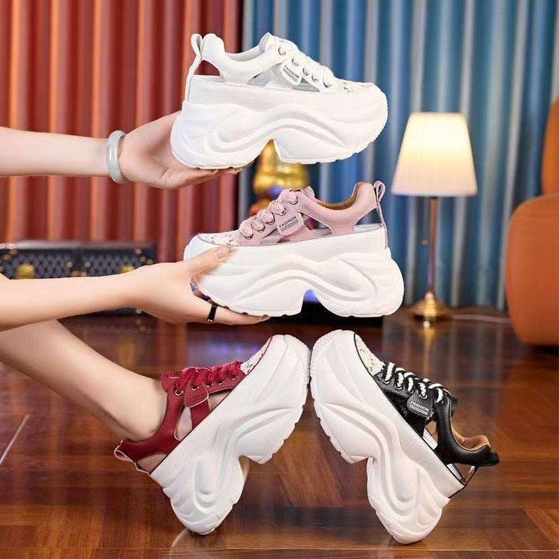Dame Plateau-sneakers med åndbar mesh-overflade og moderigtigt remdesign Stilla