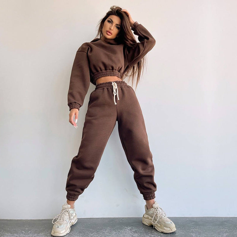 Kvinders sporty cropped sweat sæt med elastisk talje og praktiske lommer Skovae
