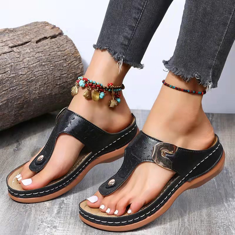 Dame zehentrenner-sandaler med ergonomisk fodseng og modiske accenter Stilla