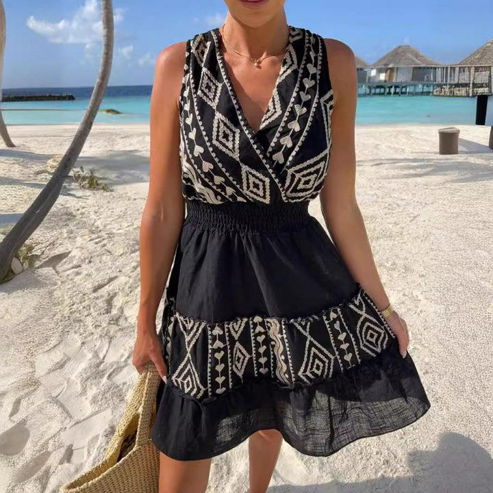 Frau Bohemian-inspirerede sommerkjole med broderede detaljer Stilla